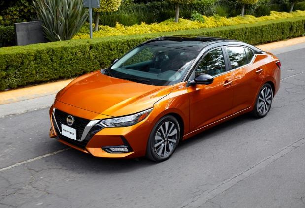 ¿Por qué mi Nissan Sentra acelera y no avanza?